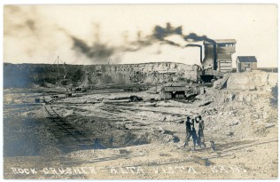 The rock crusher operated at a quarry leased by the Rock Island Railway located on the north edge of Alta Vista.
